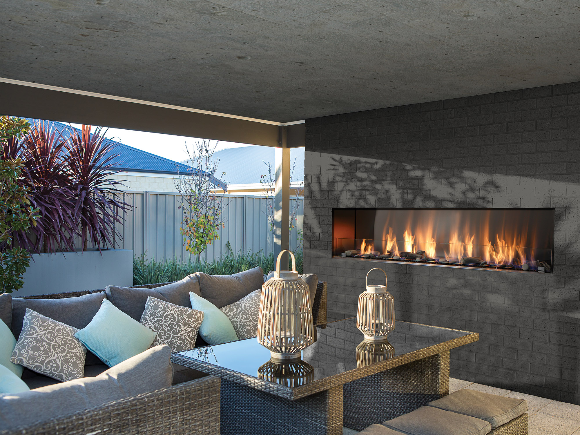 36" Outdoor SeeThrough Gas Fireplace NEE Fireplaces